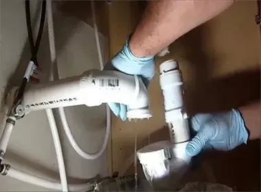 Desentupimento de Cano na Vila Santa Lúcia